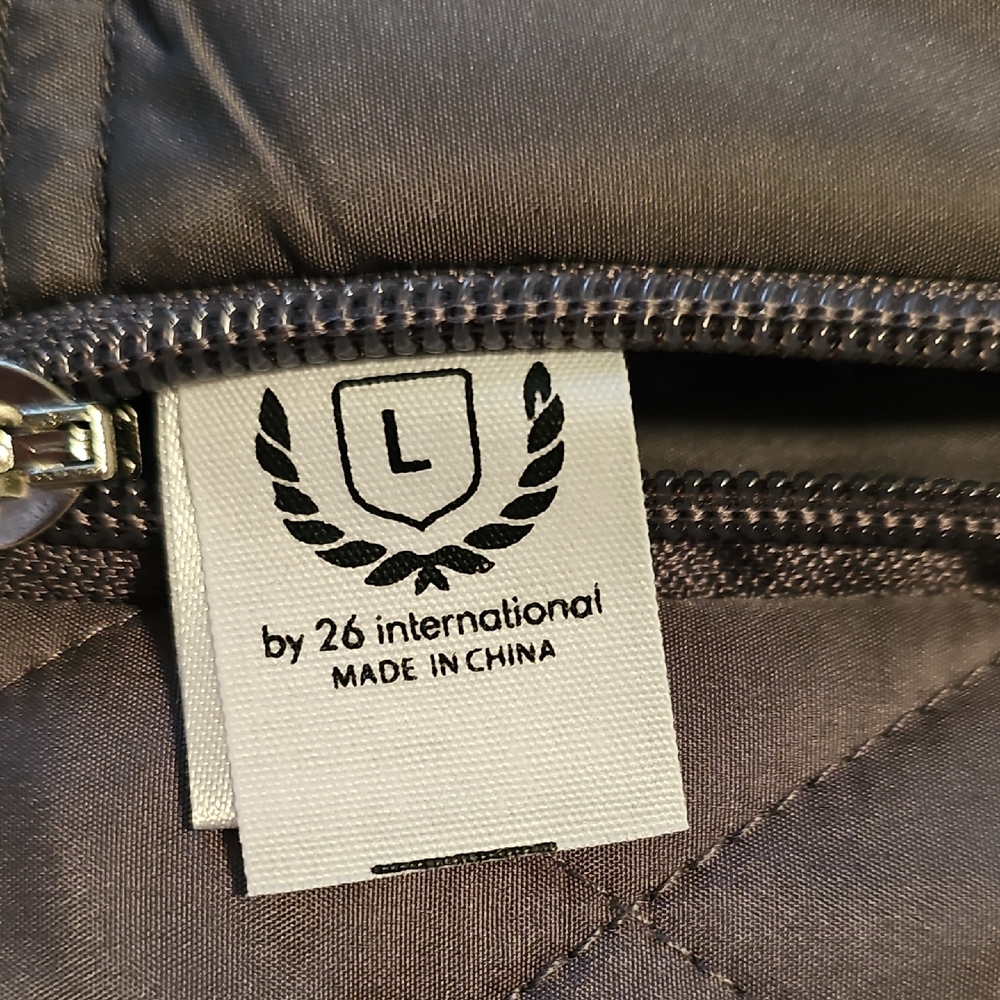 26 International Red and Gray Vest - Picture 4 of 10